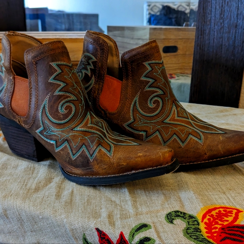 Durango ankle boots